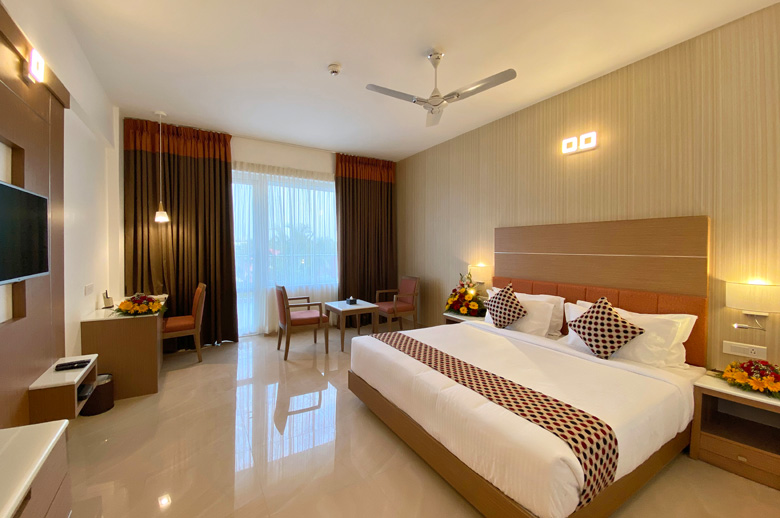 Hotels with swimming pool in Kochi