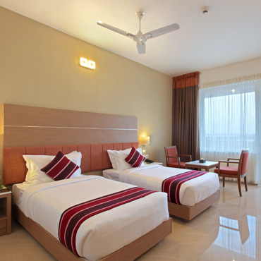 4 star hotels near Maradu